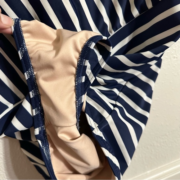 Land's End Soft Cup Tugless Sporty One Piece Blue Striped Swimsuit - Picture 4 of 9